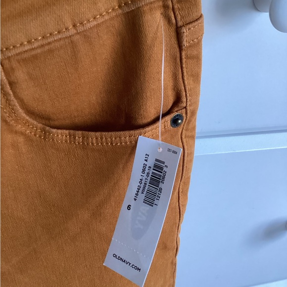 Old Navy Rockstar Super Skinny Jeans - Picture 3 of 6